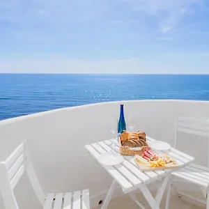 apartment-on-beach-mijas-2.es-andalucia.com/